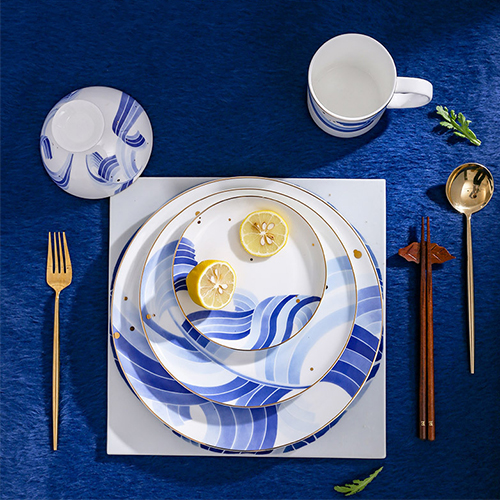 <b>芭蕉聽雨酒店餐具擺臺(tái)禮品</b>